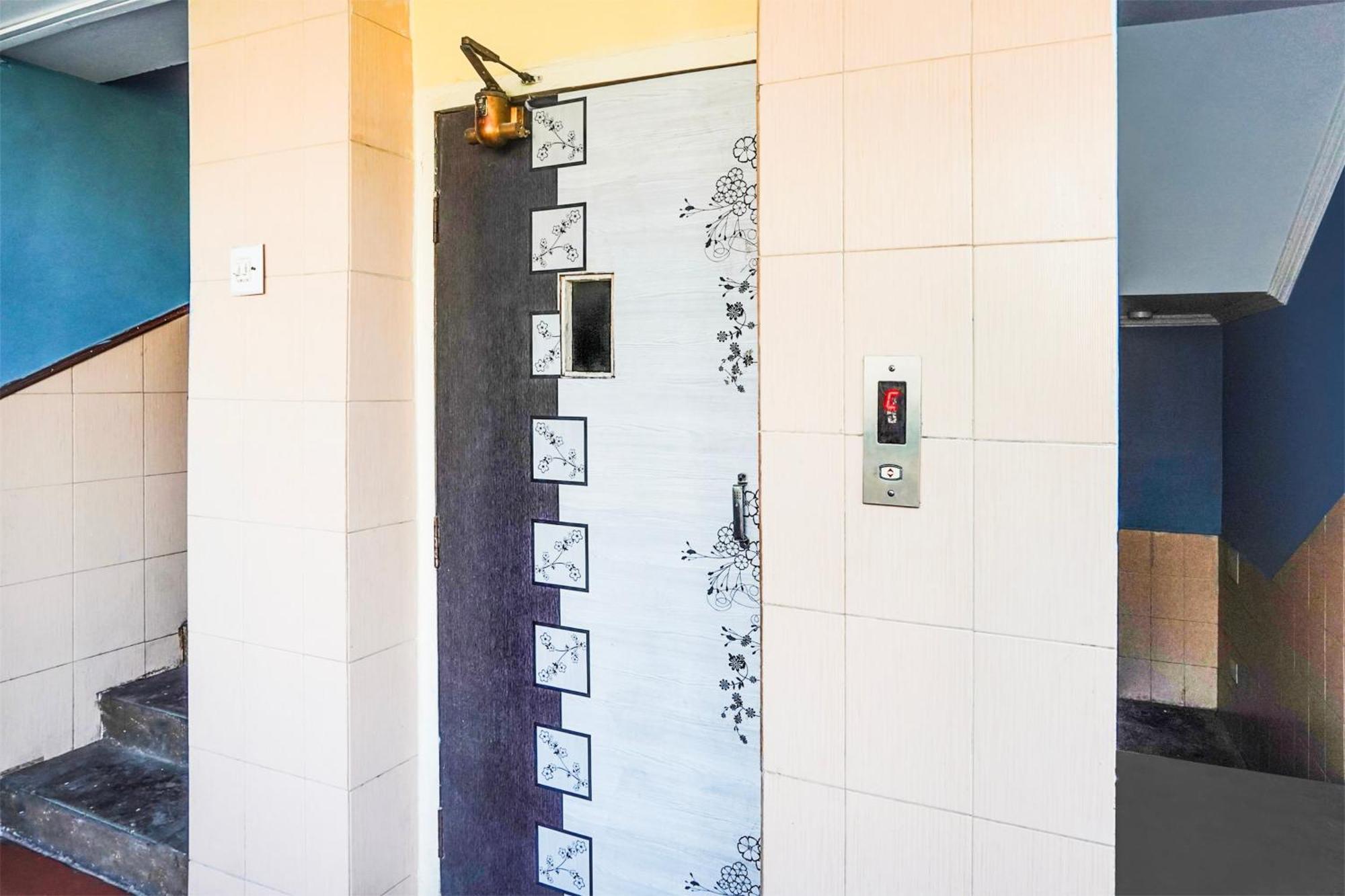 Hotel O Vibrant Residency Αχμπανταμπάντ Εξωτερικό φωτογραφία